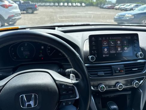 Used 2018 Honda Accord Touring image 19