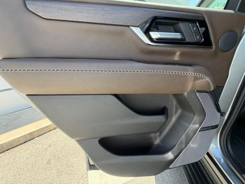 New 2026 GMC Yukon Denali Ultimate w/ LPO, Floor Liner Package AWD/4WD image 16