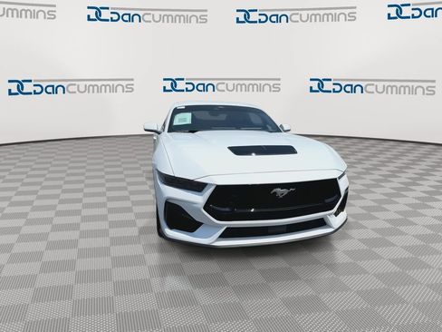 Used 2025 Ford Mustang GT RWD image 3