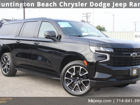 Used 2024 Chevrolet Suburban RST w/ Luxury Package image 1