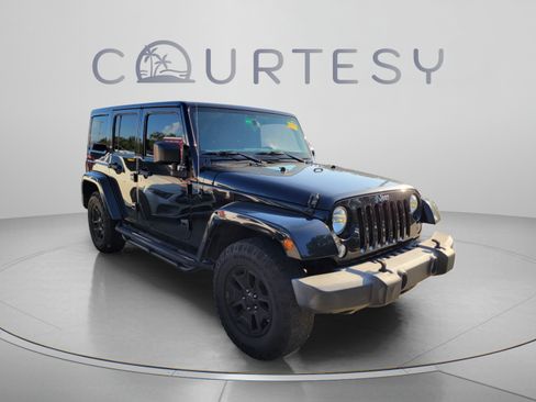 Used 2016 Jeep Wrangler Unlimited Rubicon AWD/4WD image 4