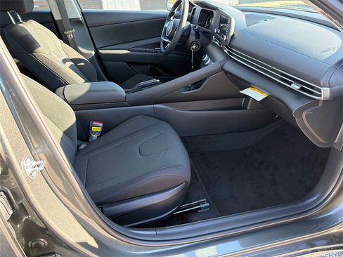 New 2026 Hyundai Elantra SE image 13