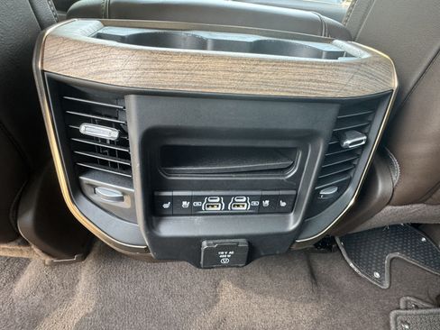 Used 2025 RAM 1500 Limited AWD/4WD image 26