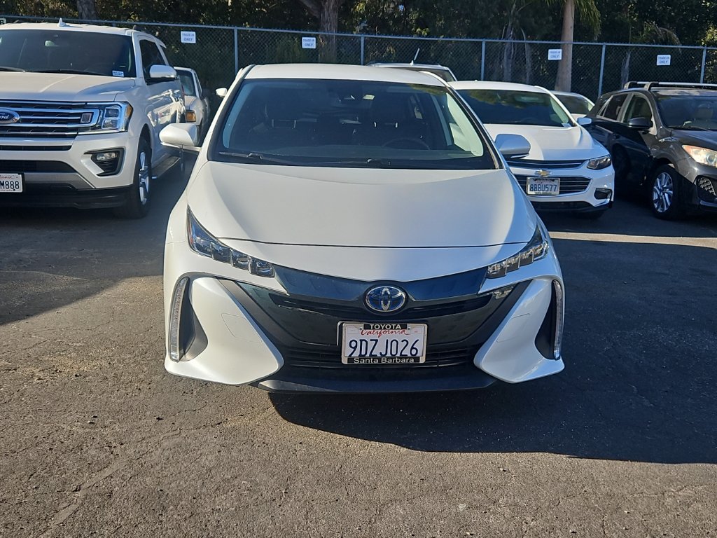 Used 2022 Toyota Prius Prime XLE FWD image 2