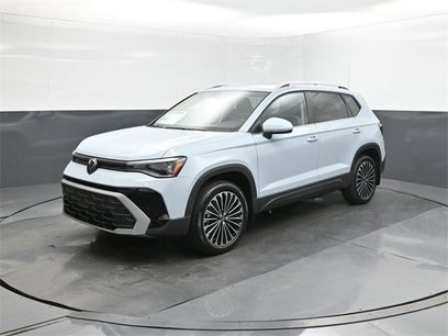 New 2025 Volkswagen Taos SE