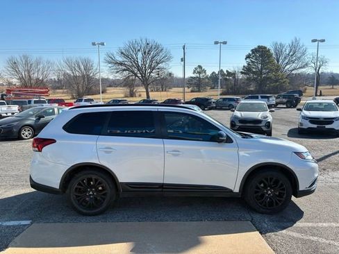 Used 2018 Mitsubishi Outlander LE image 5