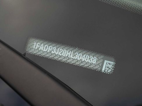 Used 2017 Ford Focus Titanium w/ Titanium Technology Package image 31