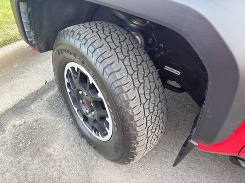 Certified 2024 Toyota Tacoma TRD Off-Road image 6