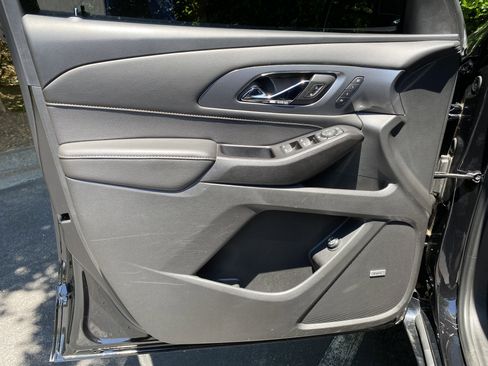 Used 2020 Chevrolet Traverse Premier w/ Redline Edition FWD image 15