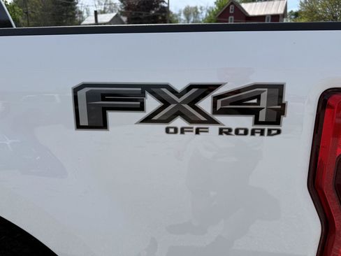 Used 2022 Ford F250 XLT w/ Black Appearance Package AWD/4WD image 6