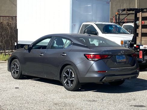 Used 2025 Nissan Sentra SV FWD image 4