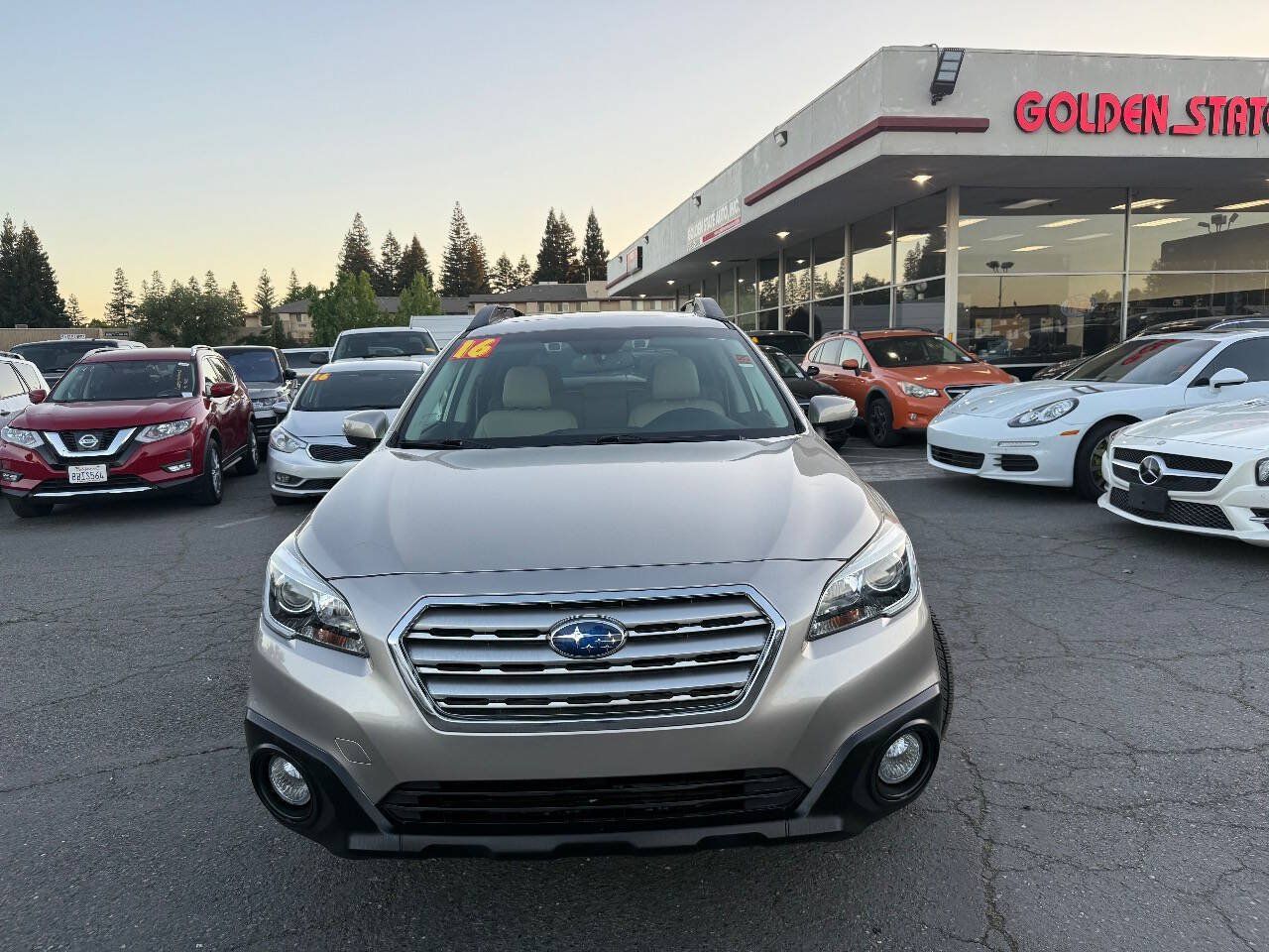 Used 2016 Subaru Outback 2.5i Limited AWD/4WD image 2