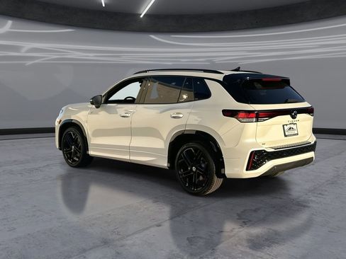 New 2026 Volkswagen Tiguan SE R-Line FWD image 4
