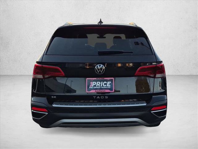 Used 2023 Volkswagen Taos SE w/ Black Wheel Package FWD image 7