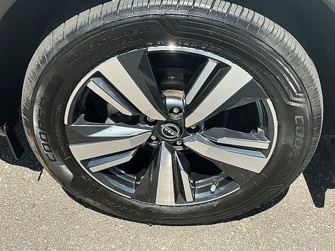Certified 2023 Nissan Rogue SL w/ SL Premium Package AWD/4WD image 9