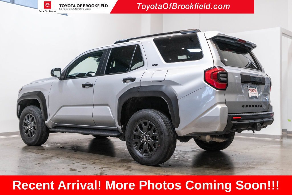 Used 2025 Toyota 4Runner SR5 AWD/4WD image 7