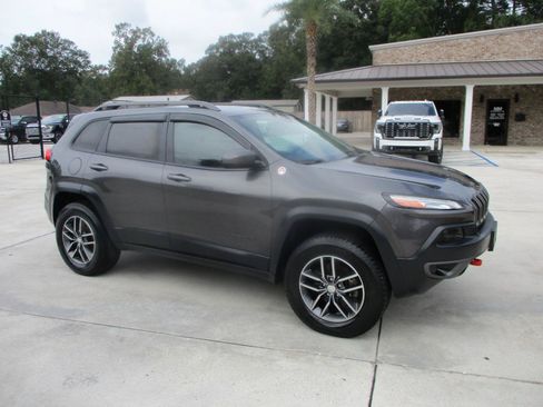 Used 2014 Jeep Cherokee Trailhawk w/ Comfort/Convenience Group AWD/4WD image 18