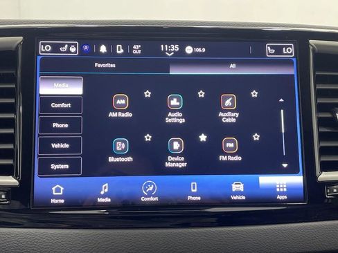 Used 2023 Chrysler Pacifica Touring-L image 22