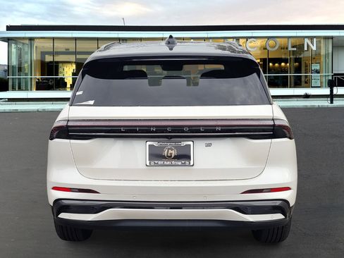 New 2026 Lincoln Nautilus Reserve image 5