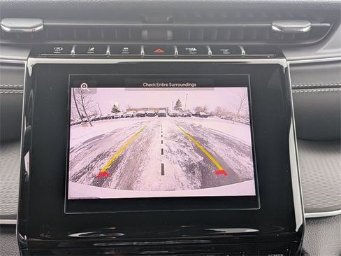 New 2025 Jeep Grand Cherokee Altitude image 25