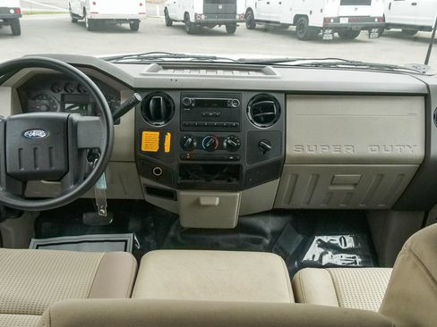 Used 2009 Ford F250 XL RWD image 11