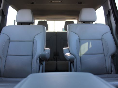 Used 2020 GMC Acadia SLT image 13