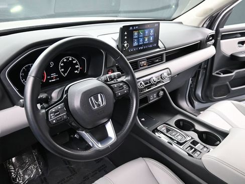 Used 2025 Honda Pilot EX-L image 22