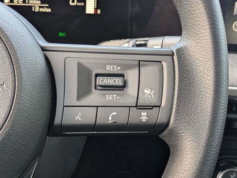 New 2025 Nissan Kicks SV w/ Charging Package FWD image 17