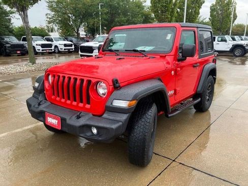 Certified 2018 Jeep Wrangler Sport AWD/4WD image 3