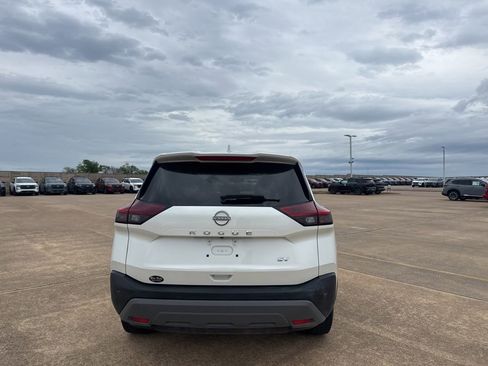 Certified 2023 Nissan Rogue SV FWD image 18