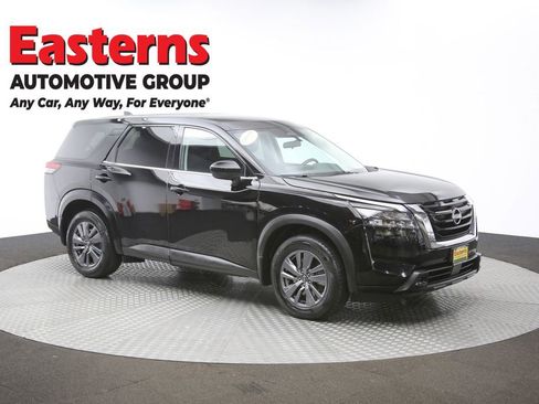 Used 2024 Nissan Pathfinder S image 48