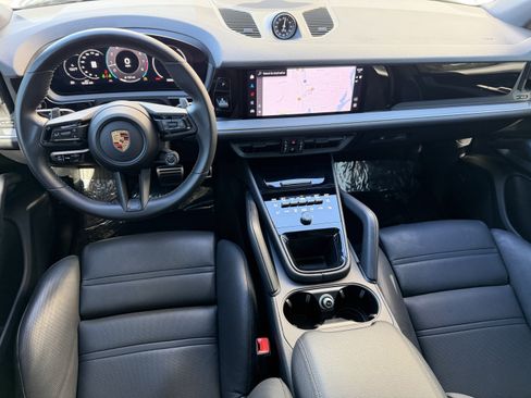 Certified 2024 Porsche Cayenne S image 17