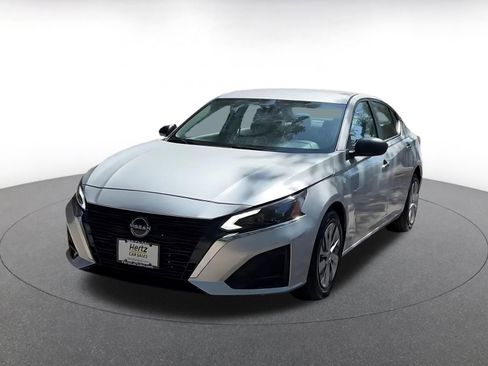 Used 2024 Nissan Altima 2.5 S FWD image 7