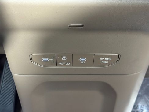 Used 2024 Kia EV9 Land image 33