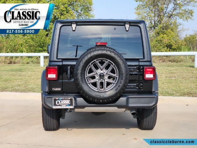Used 2025 Jeep Wrangler Sport AWD/4WD image 9