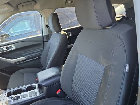 Used 2023 Ford Explorer XLT image 16