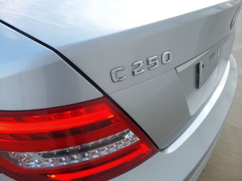 Used 2013 Mercedes-Benz C 250 Sport image 21