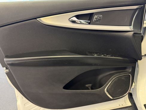 Used 2020 Lincoln Nautilus Premier w/ Equipment Group 101A image 14