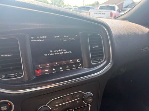 Used 2018 Dodge Charger R/T RWD image 9