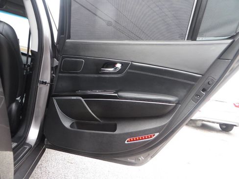 Used 2016 Kia K900 Luxury image 37