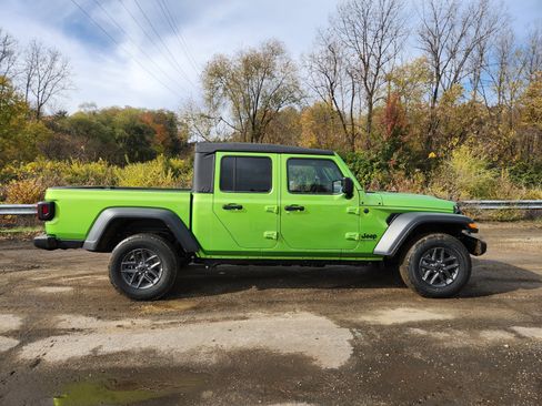 New 2025 Jeep Gladiator Sport image 16