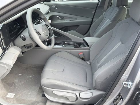 New 2026 Hyundai Elantra SE image 9