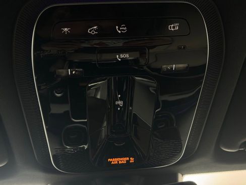 Used 2025 Mercedes-Benz GLC 300 4MATIC image 39