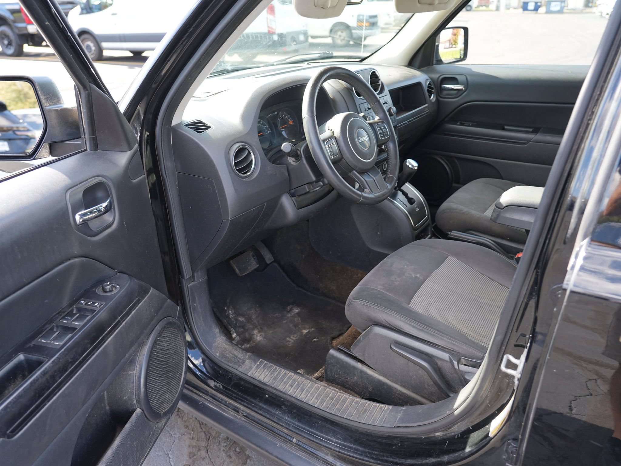 Used 2016 Jeep Patriot Latitude FWD image 13