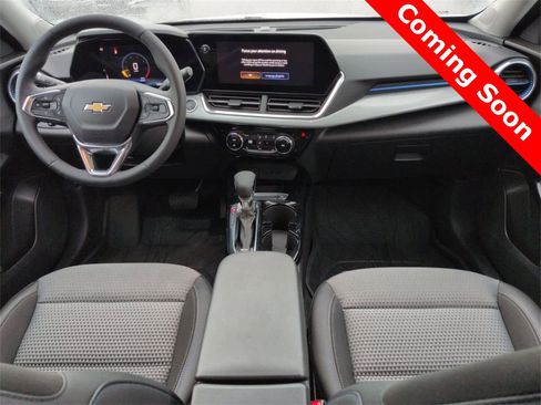 Used 2024 Chevrolet Trax LT w/ LT Convenience Package image 15