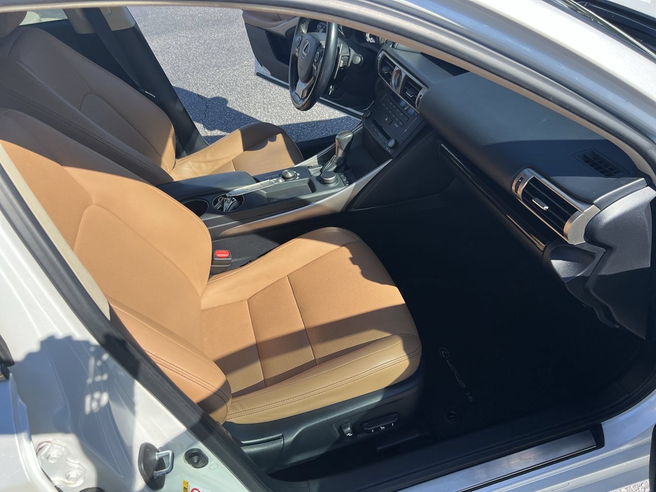 Used 2016 Lexus IS 200t RWD image 34