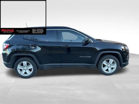 Used 2022 Jeep Compass Latitude image 4