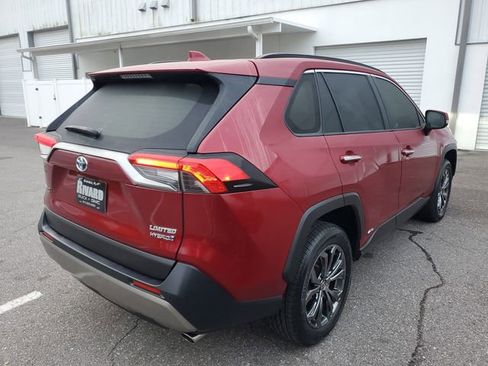 Used 2022 Toyota RAV4 Limited image 4