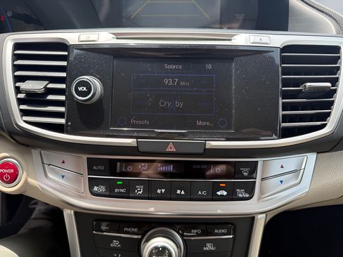 Used 2014 Honda Accord Touring image 29