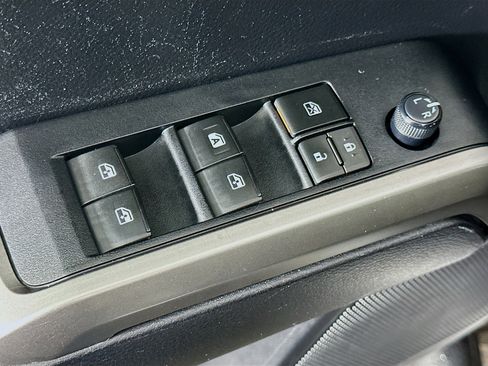 Used 2021 Toyota Tacoma SR5 image 15